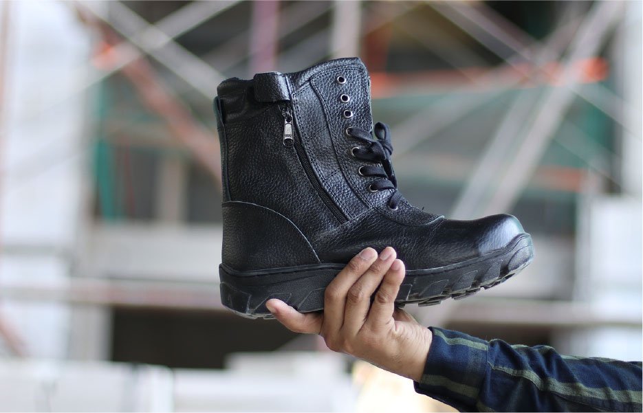 Fungsi Sepatu Safety Jogger Tinggi dalam Industri