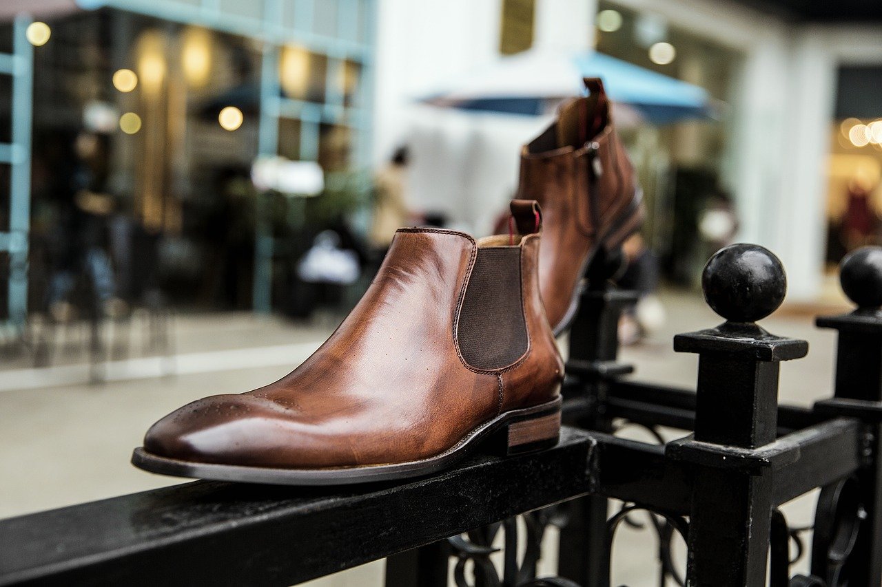 Rekomendasi Sepatu Safety Tanpa Tali untuk Pekerja - Red Parker
